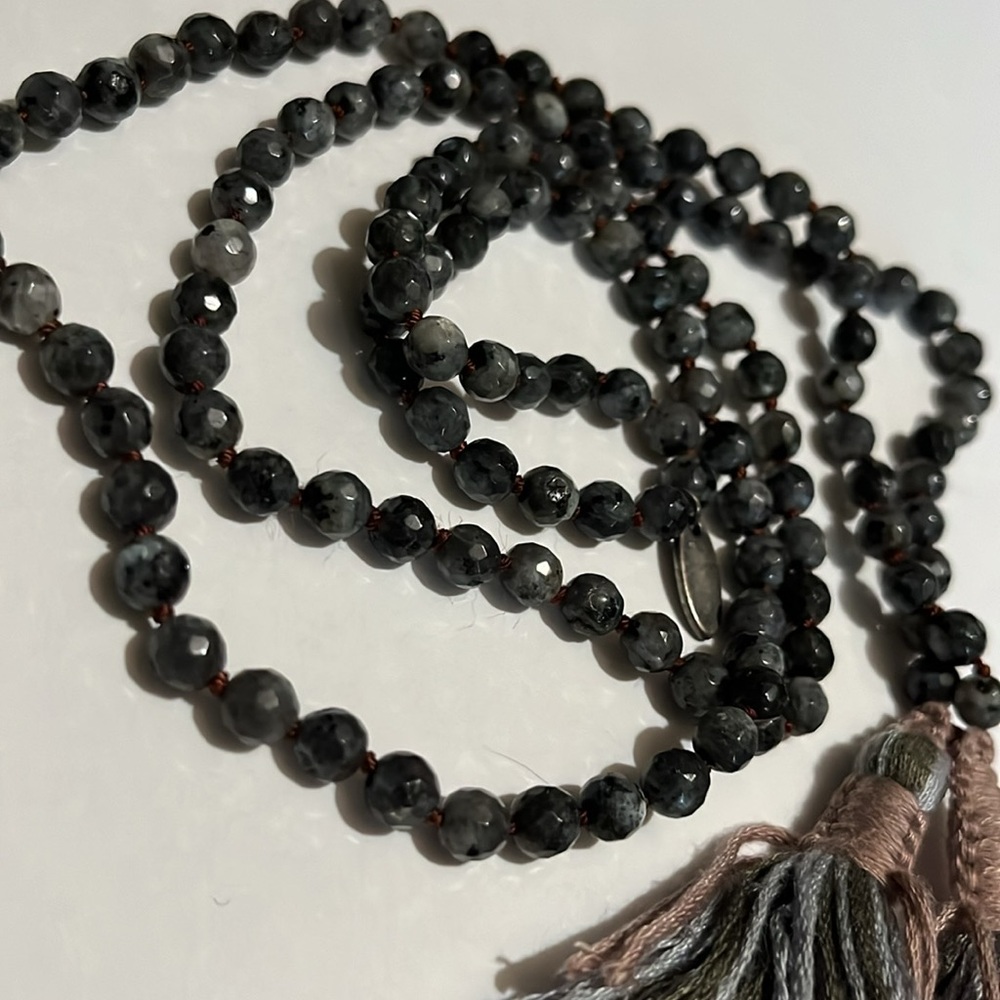 Lizou Tassel Necklace, or wrap bracelet - Picture 2 of 4